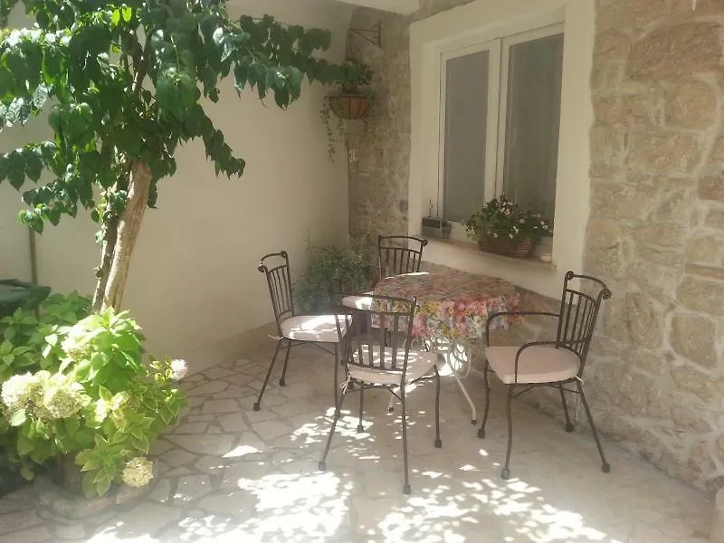 Rosa Apartman Crikvenica 0*,