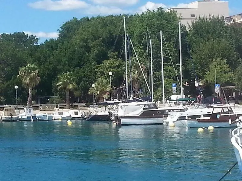 Rosa Apartman Crikvenica 0*,